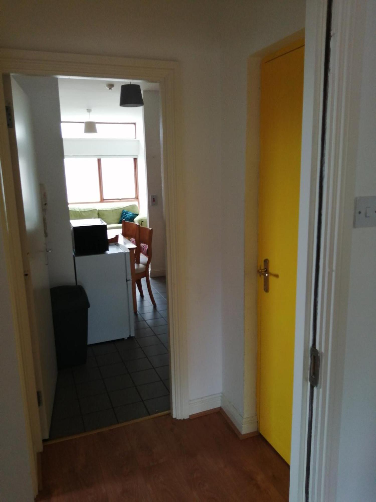 2 Bedroom, 2 Bathroom Apartment ダブリン エクステリア 写真