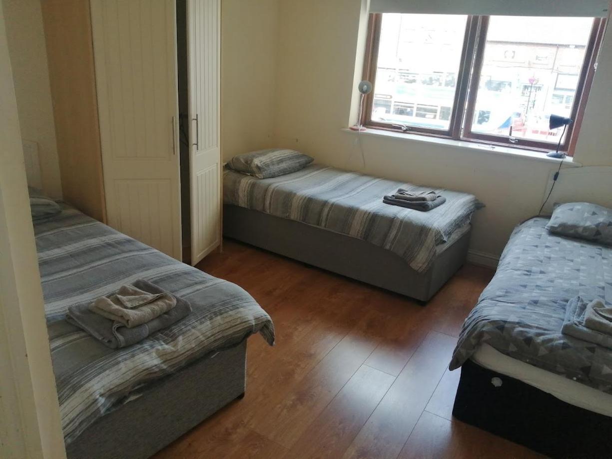 2 Bedroom, 2 Bathroom Apartment ダブリン エクステリア 写真