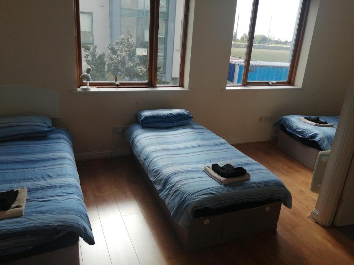 2 Bedroom, 2 Bathroom Apartment ダブリン エクステリア 写真